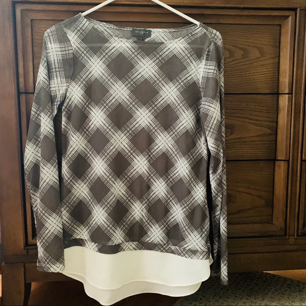 Women’s Dress shirt. Limited XS.